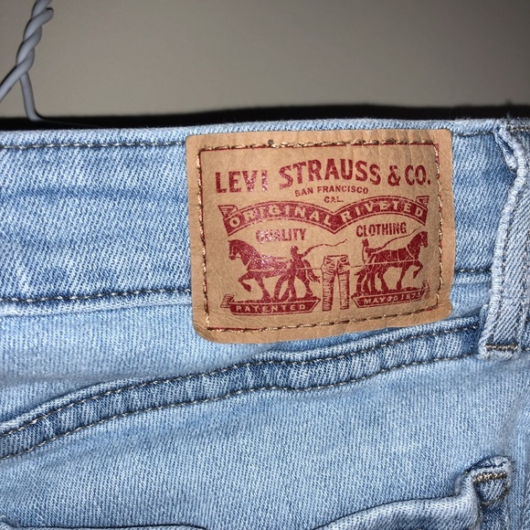 Levi jeans light wash - Picture 3 of 4